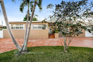 8480 SW 33rd Terrace in Miami, FL - Building Photo