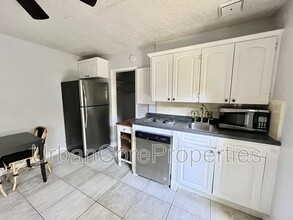 206 9th Ave N in St. Petersburg, FL - Building Photo - Building Photo