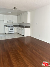 957 S St Andrews Pl in Los Angeles, CA - Foto de edificio - Building Photo