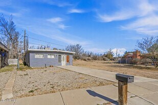 408 Lesa Ln in El Paso, TX - Building Photo
