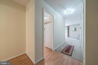 7505 Democracy Blvd, Unit 128 in Bethesda, MD - Building Photo - Building Photo