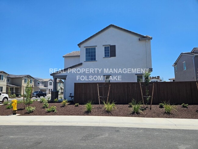 3475 Williamson Dr in Folsom, CA - Foto de edificio - Building Photo