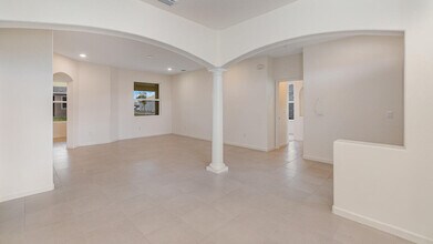 83 52nd Sq in Vero Beach, FL - Building Photo - Building Photo