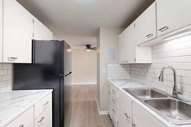 Matek in Greeley, CO - Foto de edificio - Interior Photo