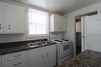 312 E 26th Ave in North Kansas City, MO - Building Photo - Building Photo