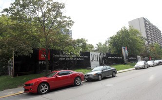 28 Erskine Ave in Toronto, ON - Building Photo