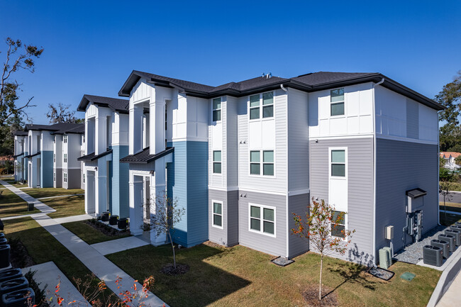 Silver Pointe Apartment in Ocala, FL - Building Photo - Building Photo