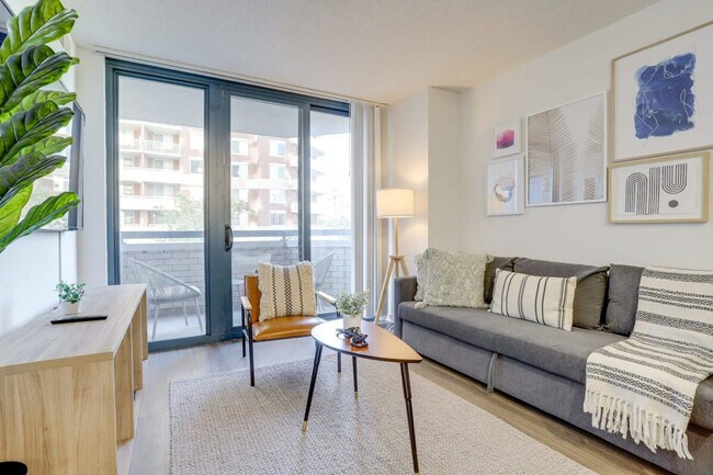 property at 901 N Pollard St