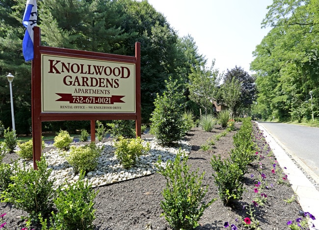 KNOLLWOOD GARDENS/ NO PETS ALLOWED in Middletown, NJ - Foto de edificio - Building Photo