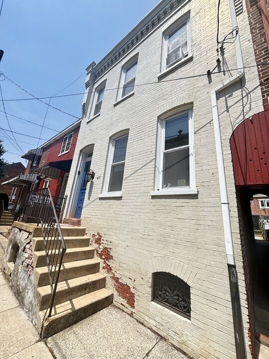 411 St Joseph St in Lancaster, PA - Building Photo