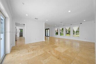 8330 SW 171st St in Palmetto Bay, FL - Building Photo - Building Photo