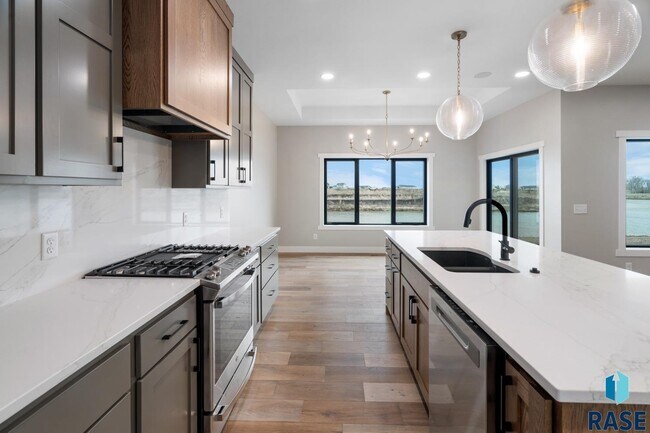 1137 N Thompson Ave in Tea, SD - Building Photo - Building Photo