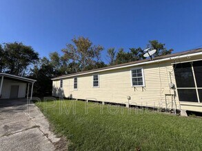 13323 Sunshine Rd in Baton Rouge, LA - Building Photo - Building Photo