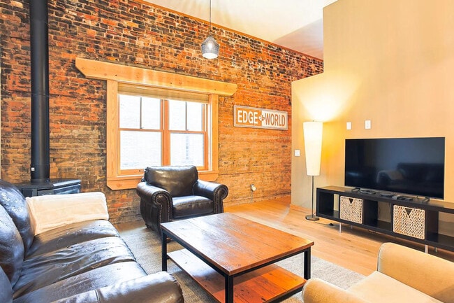 421 2 Avenue-SI ID1386643P