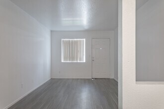 The Axis on Mcdowell in Phoenix, AZ - Building Photo - Interior Photo