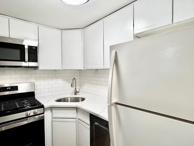 200 Central Ave in Jersey City, NJ - Building Photo - Building Photo