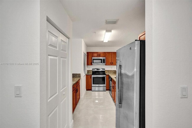22511 SW 88th Pl in Cutler Bay, FL - Foto de edificio - Building Photo