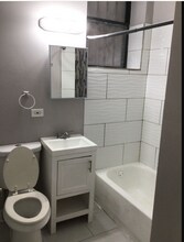 406 W 77th St, Unit 312 in Chicago, IL - Building Photo - Building Photo