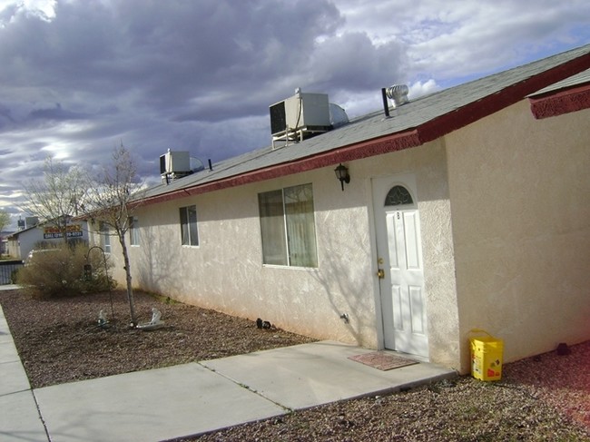 1091 Quartzite Ave in Pahrump, NV - Building Photo - Building Photo