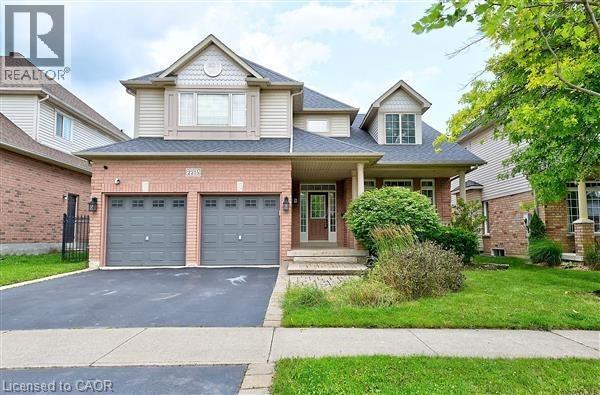 2215 Tiger Rd in Burlington, ON - Building Photo