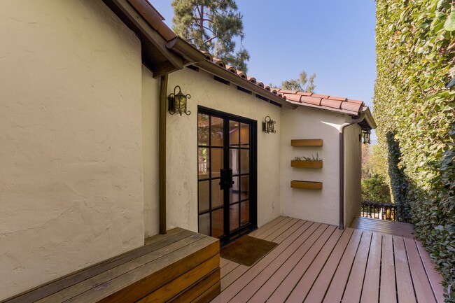2307 Bancroft Ave in Los Angeles, CA - Building Photo - Building Photo