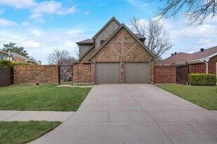 6736 Phoenix Pl in Plano, TX - Building Photo