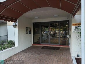 5550 NW 44th St in Lauderhill, FL - Building Photo - Building Photo