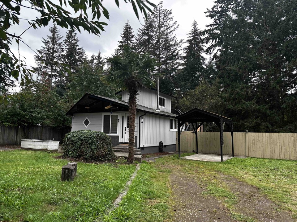 2308 197th Ave SW in Home, WA - Building Photo