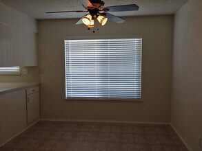 1316 E Barstow Ave in Fresno, CA - Foto de edificio - Building Photo