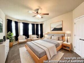 8406 Loska Grn in San Antonio, TX - Building Photo - Building Photo