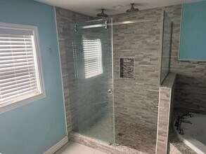 9334 Sacramento Dr in New Port Richey, FL - Foto de edificio - Building Photo