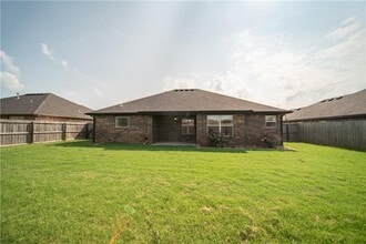 704 SW Cabriolet St in Bentonville, AR - Building Photo - Building Photo