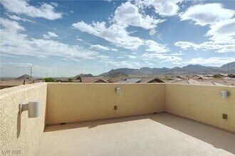 10717 Red Badge Ave in Las Vegas, NV - Building Photo - Building Photo