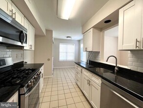 40 Roxbury Ct in Princeton, NJ - Building Photo - Building Photo