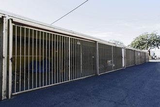 Garden Park Apartments in Long Beach, CA - Building Photo - Building Photo