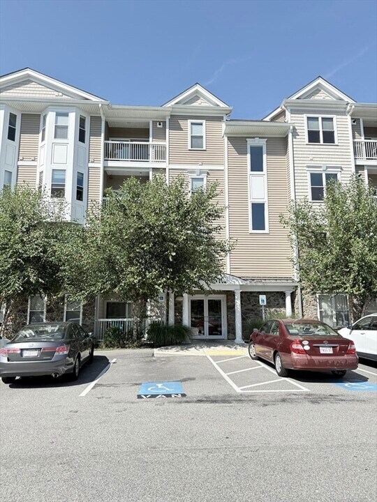 110 Trotter Rd in Weymouth, MA - Building Photo