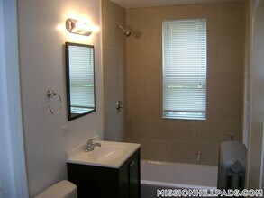 11 Abbotsford St, Unit 1 in Boston, MA - Building Photo - Building Photo
