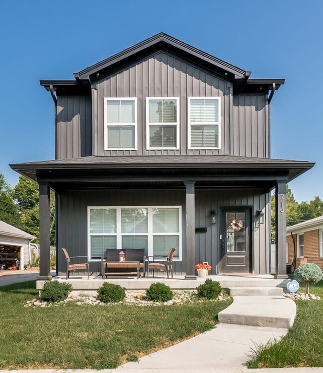 property at 719 E Chestnut St