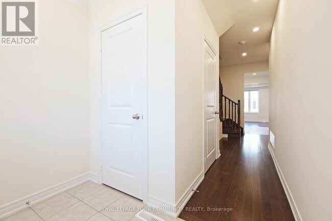 81 Boundary Blvd in Whitchurch-Stouffville, ON - Building Photo - Building Photo