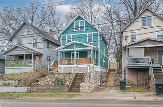 682 Brown St in Akron, OH - Building Photo - Building Photo