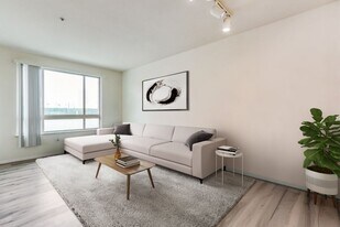 100 S Alameda St in Los Angeles, CA - Building Photo