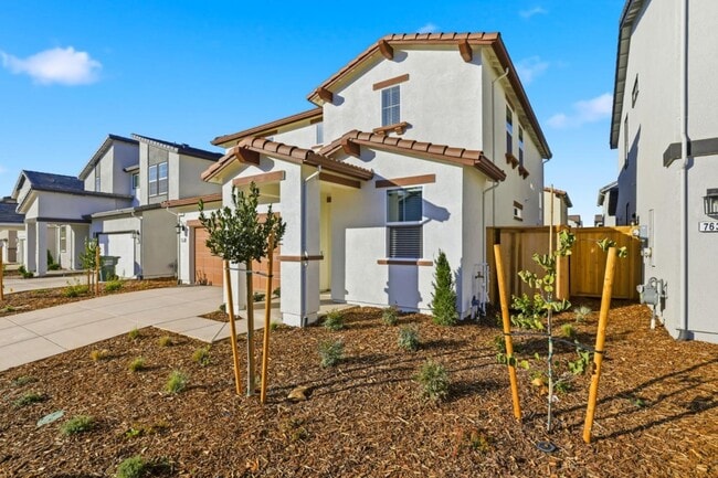 7634 Flatbow Wy in Sacramento, CA - Building Photo - Building Photo