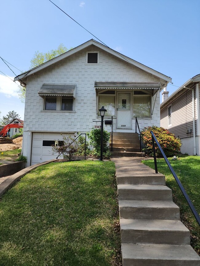 property at 3369 Oxford Blvd