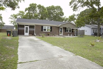 3715 Cherry Blossom Ln in Hope Mills, NC - Building Photo - Building Photo