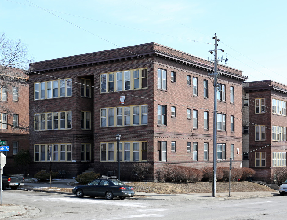 1941 Aldrich Ave S in Minneapolis, MN - Building Photo