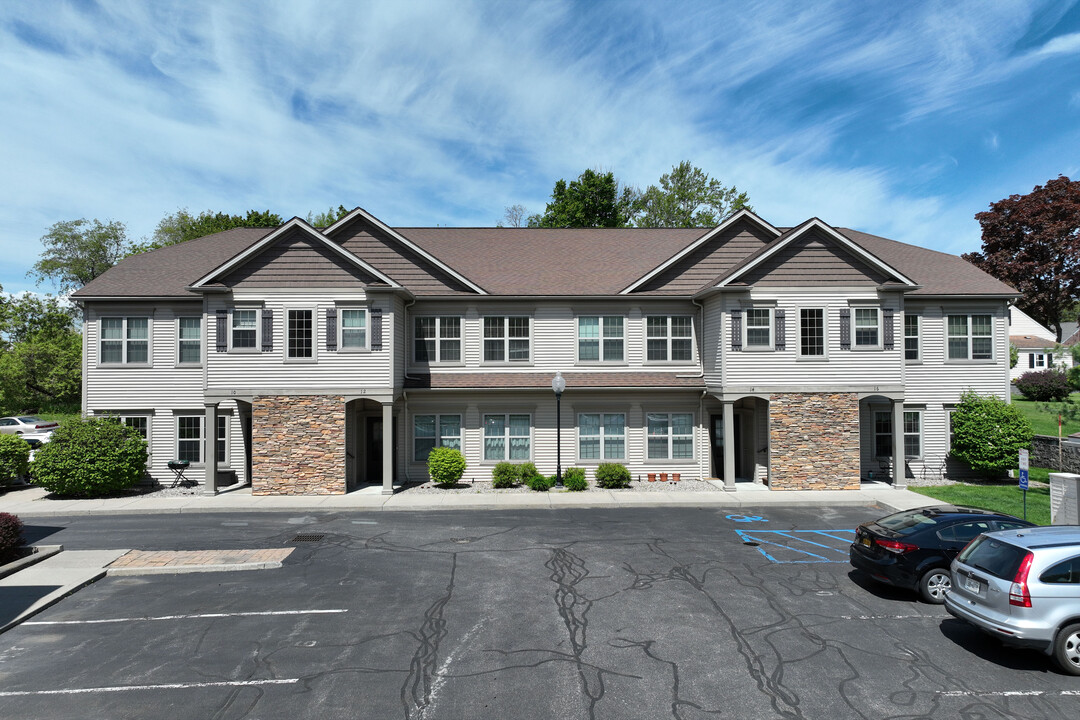 Dover Place in Glenville, NY - Building Photo