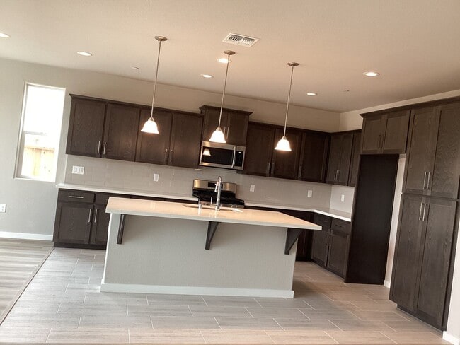 1779 San Simeon Cir in Plumas Lake, CA - Building Photo - Building Photo