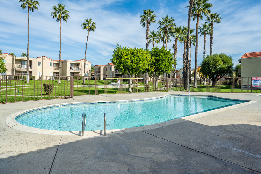 Sierra Pointe in Rialto, CA - Building Photo