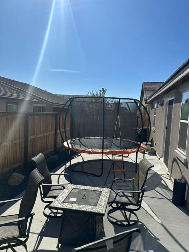 1235 Barn Owl Dr in Sparks, NV - Building Photo - Building Photo
