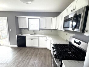 416 Hooper Ave in Toms River, NJ - Building Photo - Building Photo